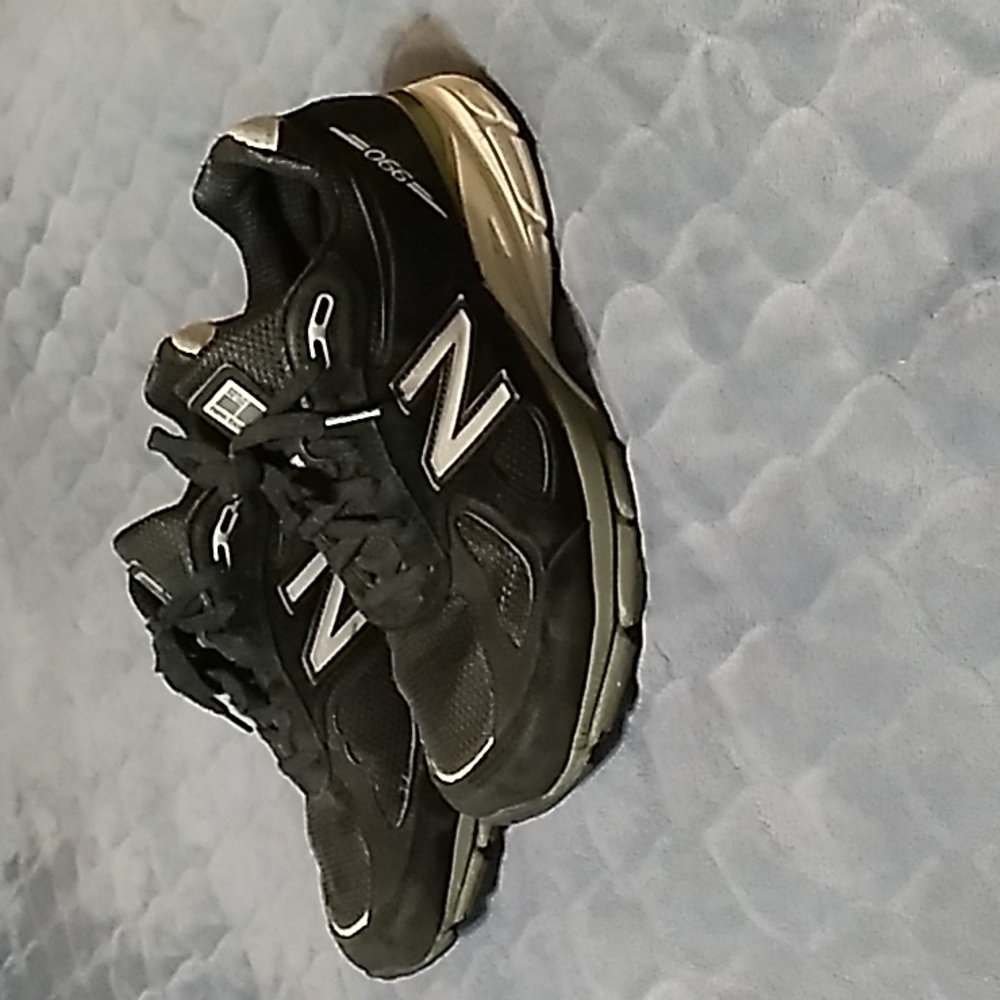 New balance 990v4 women 8.5D
